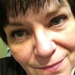 Meet your Posher, Lorie